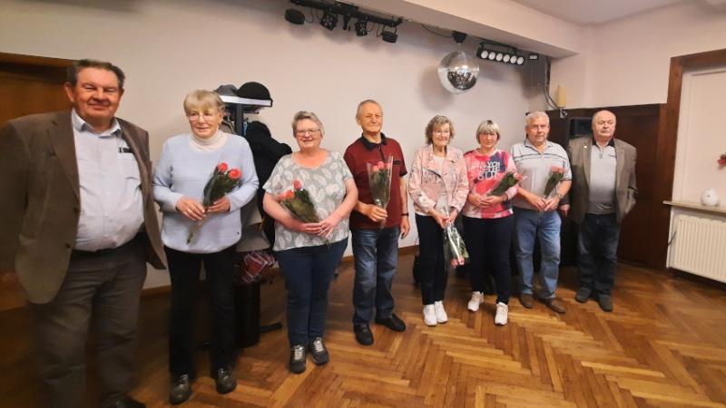 Bild: v.l.: Gerold Schmidt, Isa Wünscher, Sabine Gottschalg, Gerhard Fritsch, Gisela Weber, Margit Weischner, Ralf Thienel, Fritz Sitzenfrey