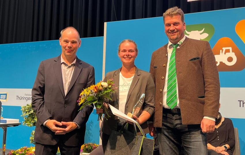 (v.l.): Landwirtschaftsstaatssekretär Torsten Weil, Lena Schweineberg, Dr. Lars Fliege